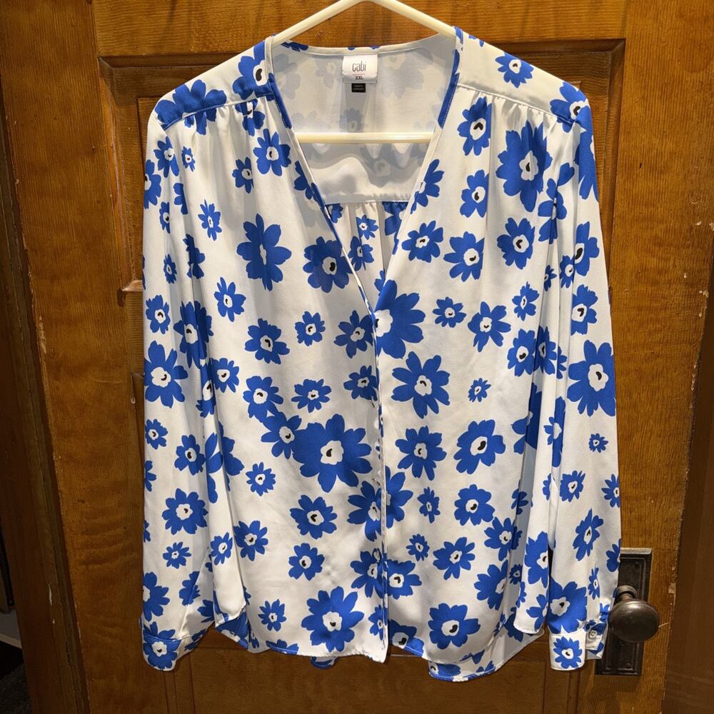 CAbi Womens XXL White Blue Floral Blouse High Low Hem Long Sleeve Top Flowy Nice